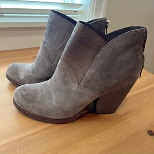 Kork-ease Castaneda high heel boots size 8, gray